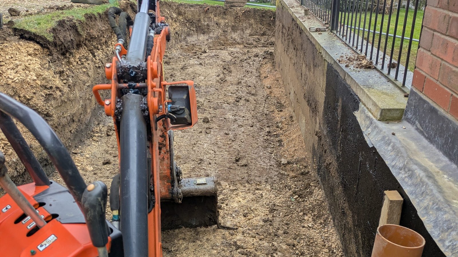 pxl 20250220 121923938a